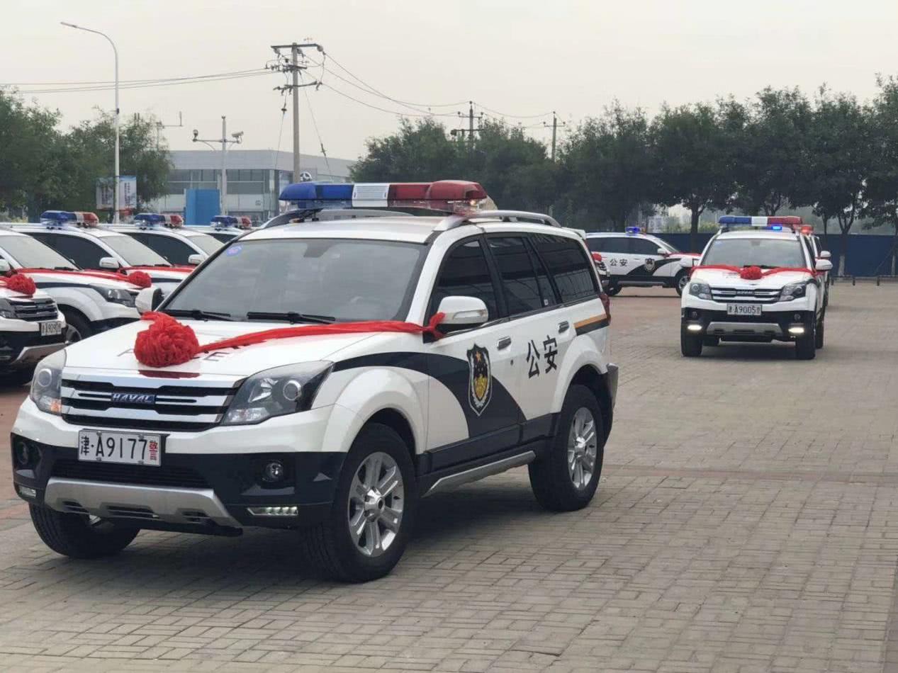中國警車再次更新換代，合資車品牌均落選，國產車也能霸氣十足-圖1