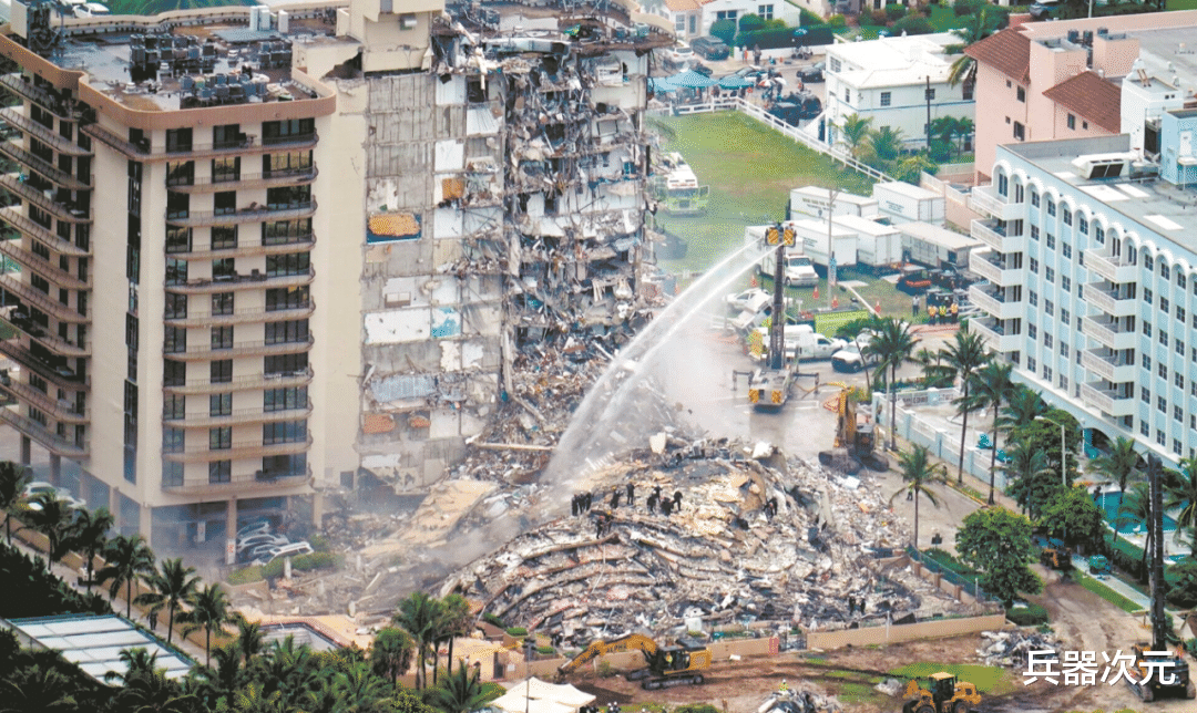 美國號稱24小時打遍全球，自己的公寓樓塌瞭，任由150人被活埋5天-圖1