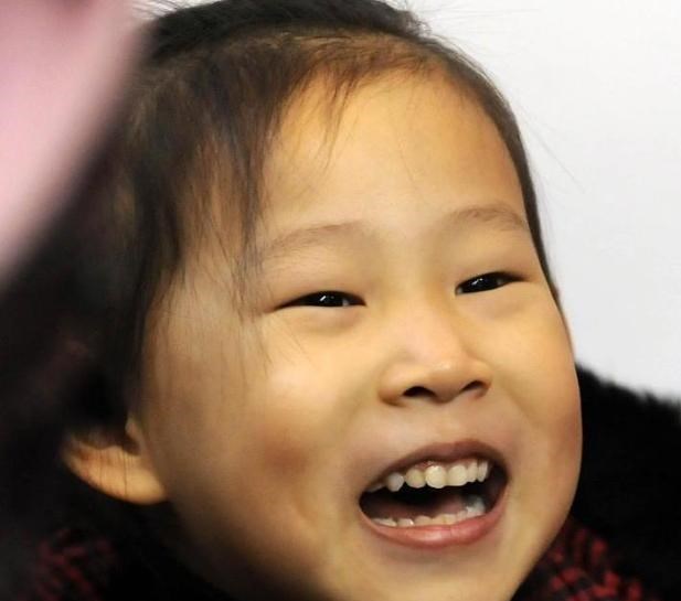 小沈陽14歲女兒近照曝光，撞臉韓國明星“金智妮”，被誇贊像公主-圖1