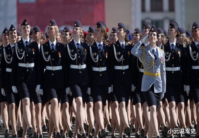 本以為俄羅斯女兵很美瞭，當看見印度女兵時：這才叫楚楚動人-圖1