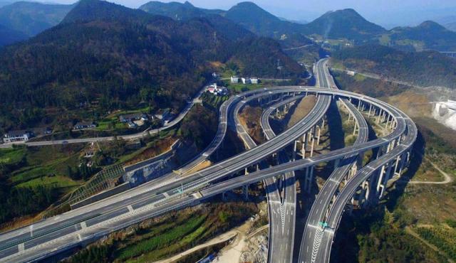 看完朝鮮高速公路，再看緬甸高速公路，網友：這路想出個車禍都難-圖1