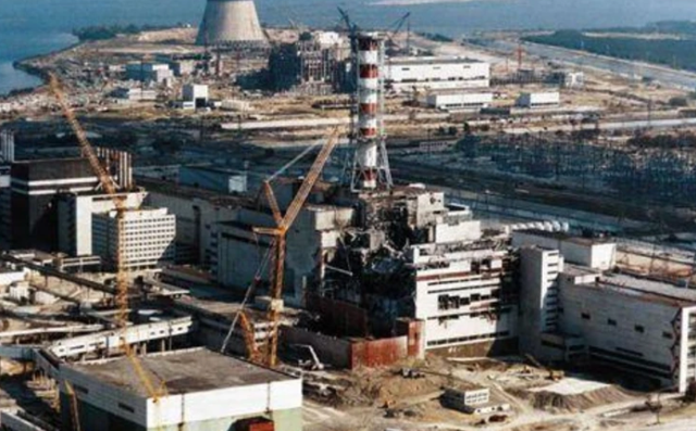 10年，那個喝下福島核電站凈化核廢水的日本高官，現狀身體如何？-圖1