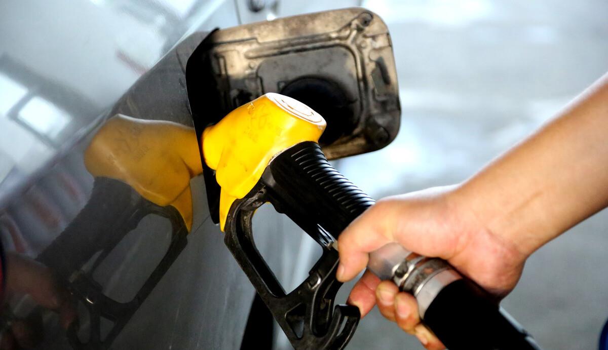 油價再次上漲，已超上調紅線，8月27日全國92、95號汽油最新售價-圖1