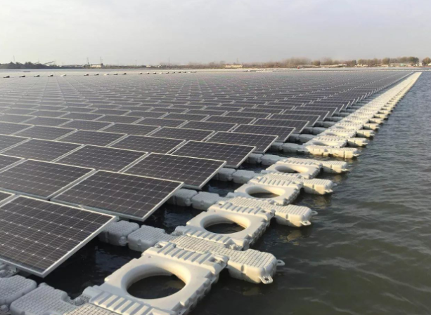 節省土地資源，把太陽能板放水上？全球最大漂浮式發電廠，中國造-圖1