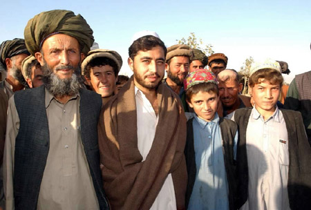 阿富汗經濟落後，為什麼一個阿富汗男子一人能養活一傢十幾口人？-圖1