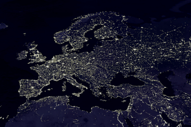 歐洲開始大規模缺電！白宮醞釀10年計謀終得逞，俄：全球僅剩一國-圖1