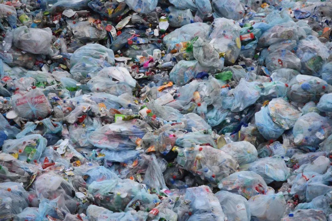 中國拒收“洋垃圾”後，各國也頒佈禁令拒收美國垃圾，美苦不堪言-圖1