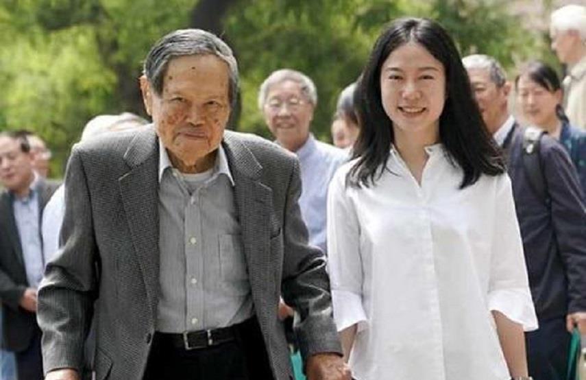 攜手相伴17年，99歲的楊振寧同意翁帆改嫁，但財產全歸子女所有-圖1